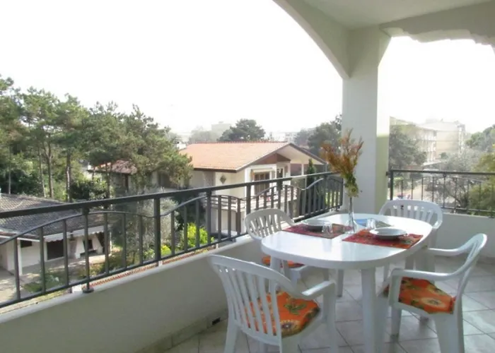 Διαμέρισμα Flat With Spacious Balcony In
