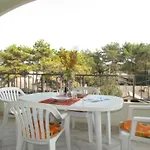 Flat With Spacious Balcony In * بيبيوني