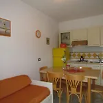 Flat With Spacious Balcony In بيبيوني