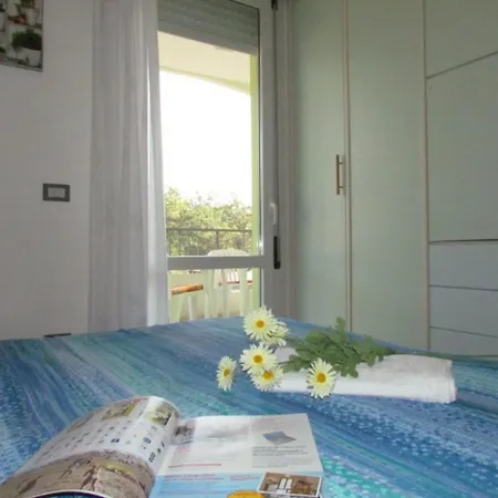Flat With Large Terrace In - Beahost