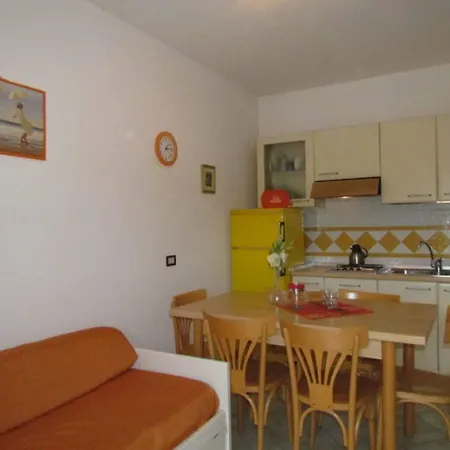Flat With Spacious Balcony In Bibione